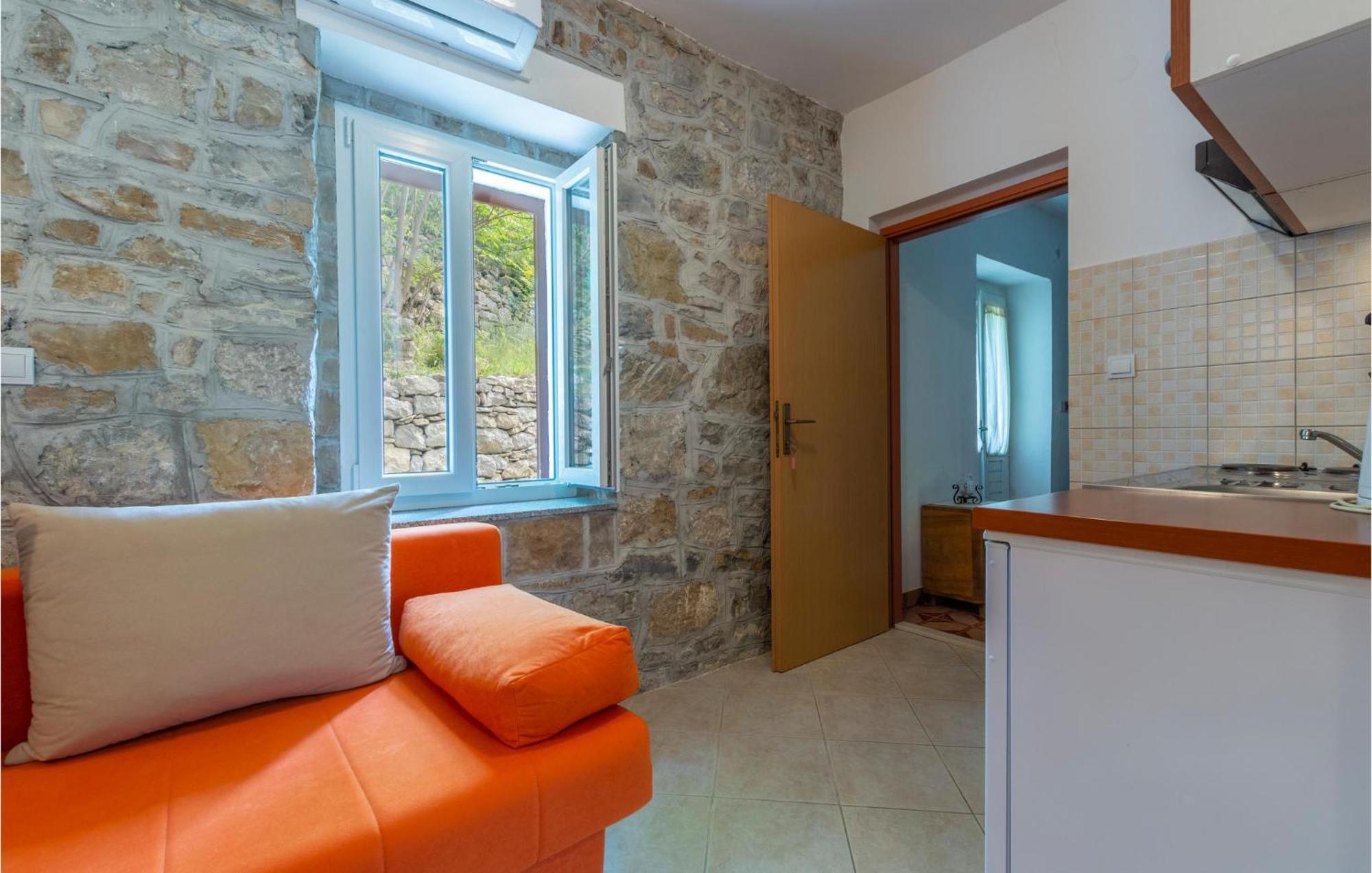 Awesome Apartment In Svinisce With Kitchenette 외부 사진